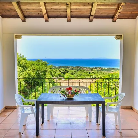 With Swimming-pool In Badesi, With Private Terrace 3* Бадеси