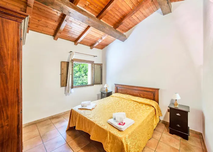 With Swimming-pool In Badesi, With Private Terrace Apartmanhotel 3*